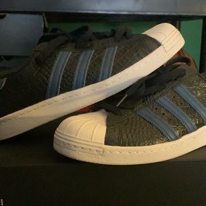 Adidas nice shoe 💯 Authentic